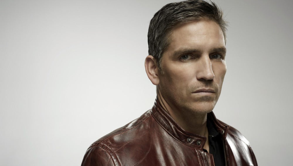 Jim Caviezel da vida a John Reese