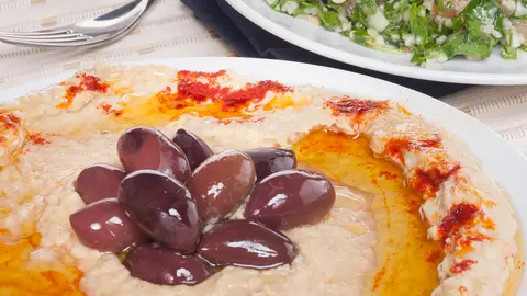 Tabouleh y hummus Tabouleh y hummus