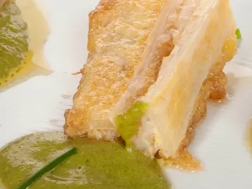 Pencas rellenas de bacalao con salsa de pimientos Pencas rellenas de bacalao con salsa de pimientos