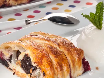 Trenza de crema de cacao y frambuesas Trenza de crema de cacao y frambuesas