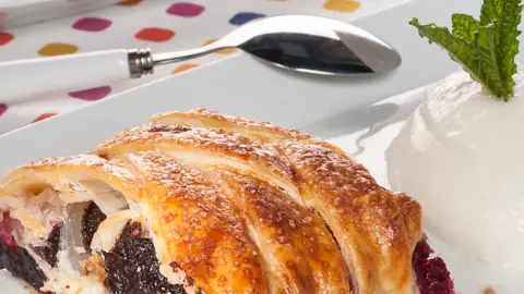 Trenza de crema de cacao y frambuesas Trenza de crema de cacao y frambuesas
