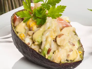 Aguacates rellenos de arroz Aguacates rellenos de arroz