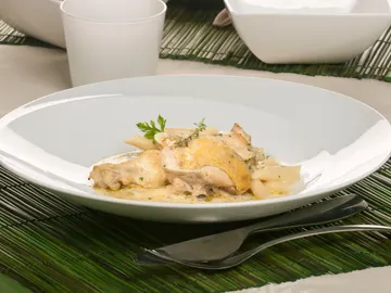 Pollo guisado en salsa de manzana Pollo guisado en salsa de manzana