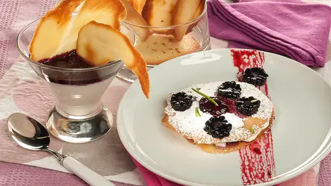 Cuajada de moras y galleta Cuajada de moras y galleta