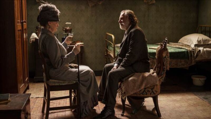 ¿Será expuesto a la familia el secreto de Rosamund?