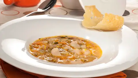 Sopa de verduras con pastas Sopa de verduras con pastas