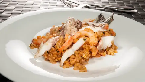 Arroz de gambas al ajillo con dorada Arroz de gambas al ajillo con dorada