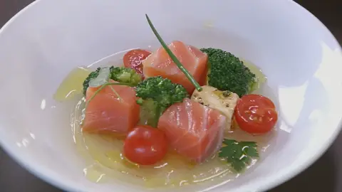 Salmón, feta y brócoli Salmón, feta y brócoli