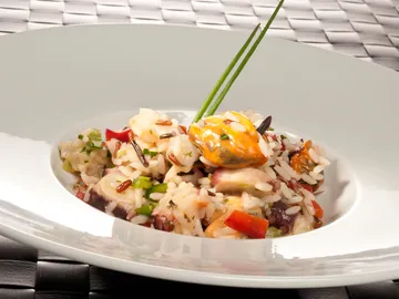 Ensaladilla de arroz a la marinera Ensaladilla de arroz a la marinera