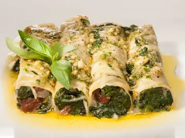 Canelones de espinacas con bacalao al pesto Canelones de espinacas con bacalao al pesto