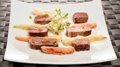Entrecot de buey con verduras en tempura Entrecot de buey con verduras en tempura