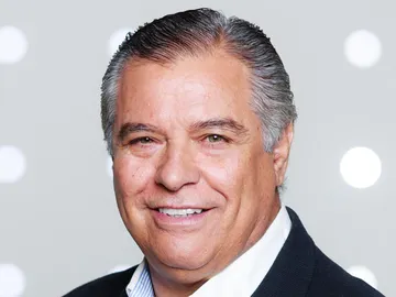 Doctor Bartolomé Beltrán, presentador de En buenas manos Doctor Bartolomé Beltrán, presentador de En buenas manos