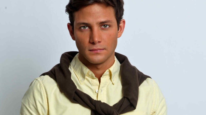 Gabriel Coronel es Antonio Salinas Carrasco