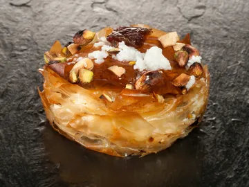 Tarta de requesón, pistachos y dátiles Tarta de requesón, pistachos y dátiles