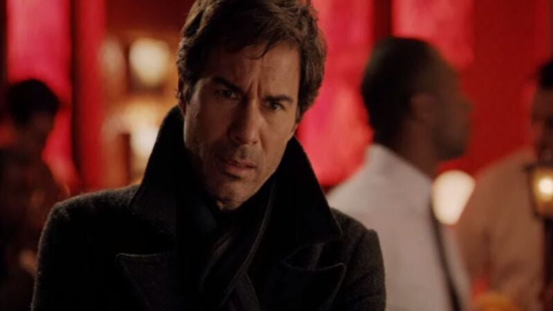 Moretti resuelve un caso en el que trabaja de encubierto