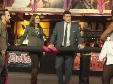 Brennan y Booth desvelan la causa de muerte de un estudiante Brennan y Booth desvelan la causa de muerte de un estudiante