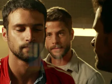 Salva interroga a Lucas por el asesinato de Ainhoa Salva interroga a Lucas por el asesinato de Ainhoa