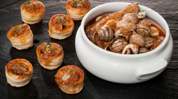 Caracoles con costilla y aperitivo en volován
