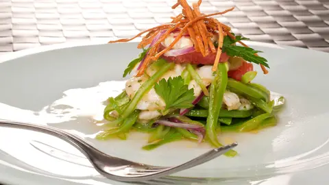 Ensalada de rape, pomelo y judías verder Ensalada de rape, pomelo y judías verder