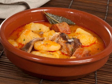 Patatas a la riojana con oreja