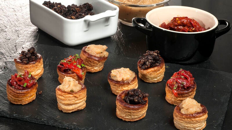Minivolovanes de morcilla, pimientos y manzana