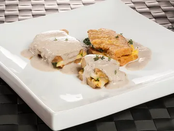 Libritos de seitán con salsa de champiñones Libritos de seitán con salsa de champiñones