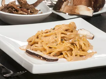 Pasta fresca con hongos Pasta fresca con hongos