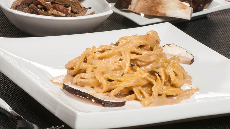 Pasta fresca con hongos