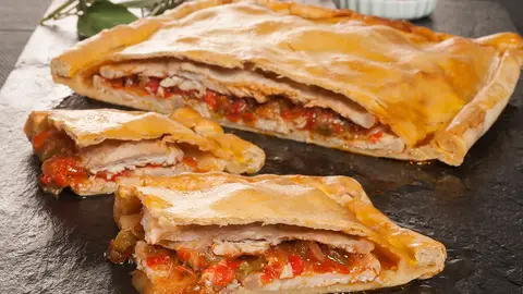 Empanada de lomo y pimientos Empanada de lomo y pimientos