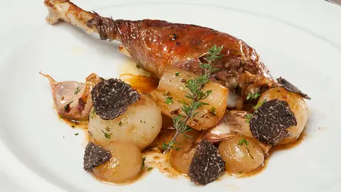 Pintada asada con uvas Pintada asada con uvas