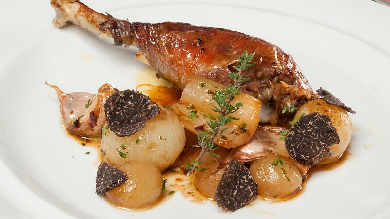Pintada asada con uvas