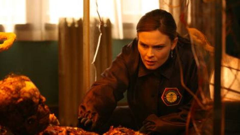 Booth y Brennan deciden ponerse en la piel del otro para mejorar su relación