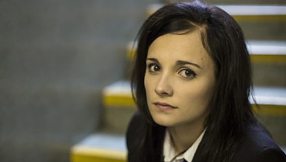 Leila Mimmack es Caitlin en Mayday