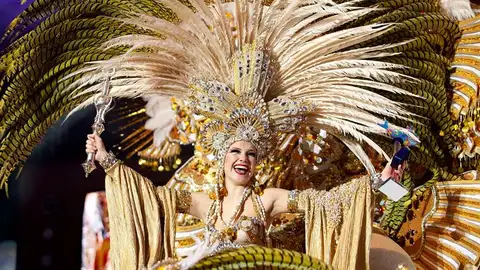 Cecilia Navarro Arteaga tras ser proclamada Reina del Carnaval de Santa Cruz de Tenerife, Cecilia Navarro Arteaga tras ser proclamada Reina del Carnaval de Santa Cruz de Tenerife,