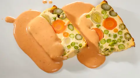 Pastel de verduras con bechamel de tomate Pastel de verduras con bechamel de tomate