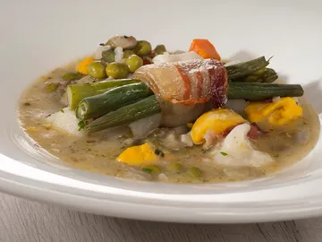 Menestra de verduras con rollitos de panceta Menestra de verduras con rollitos de panceta