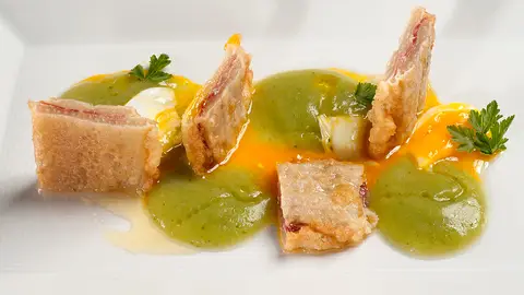 Pencas rellenas con salsa de borraja y huevo Pencas rellenas con salsa de borraja y huevo