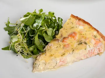 Tarta de salmón y eneldo Tarta de salmón y eneldo