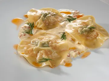 Raviolis de langostino con carbonara Raviolis de langostino con carbonara