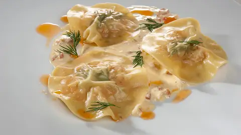 Raviolis de langostino con carbonara Raviolis de langostino con carbonara