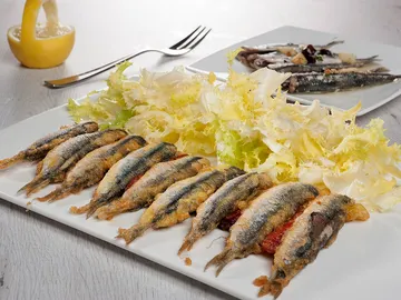 Rebozado de anchoa y pimiento frito Rebozado de anchoa y pimiento frito