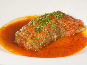 Pimientos verdes rellenos de carne con tomate Pimientos verdes rellenos de carne con tomate