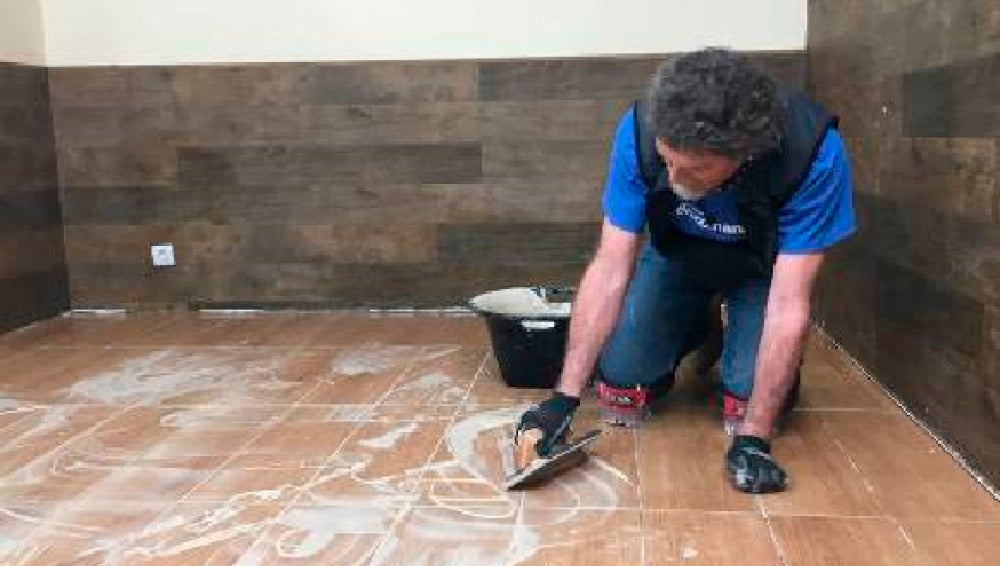 Aprende a cambiar el suelo con Bricomanía