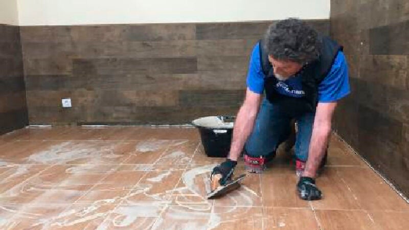 Aprende a cambiar el suelo con 'Bricomanía'