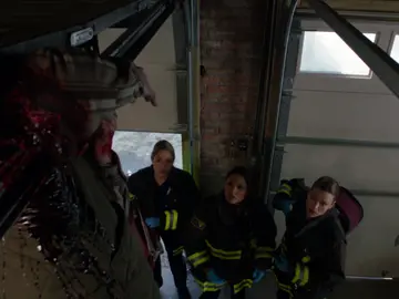 Gabriela y su equipo salvan a un hombre en peligro Gabriela y su equipo salvan a un hombre en peligro