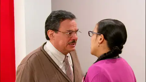 El padre de Lety acude a la oficina para reprochar a Don Fernando la actitud con su hija El padre de Lety acude a la oficina para reprochar a Don Fernando la actitud con su hija