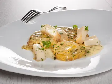 Patatas rebozadas con choco en salsa verde Patatas rebozadas con choco en salsa verde