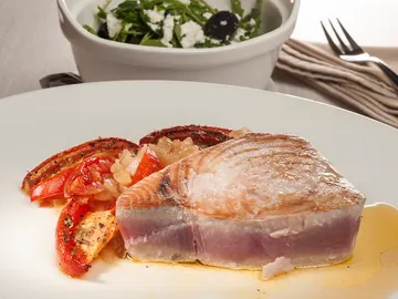 Atún con tomates asados Atún con tomates asados