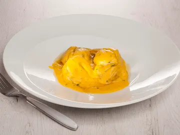Albóndigas de garbanzos y espinacas con velouté de albaricoque Albóndigas de garbanzos y espinacas con velouté de albaricoque
