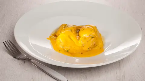 Albóndigas de garbanzos y espinacas con velouté de albaricoque Albóndigas de garbanzos y espinacas con velouté de albaricoque